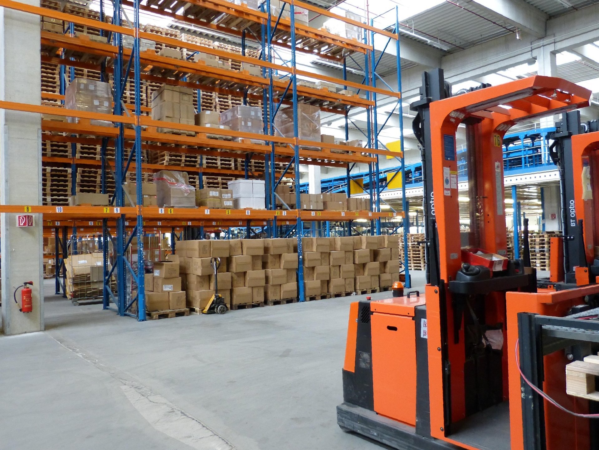 Logistics & Warehousing